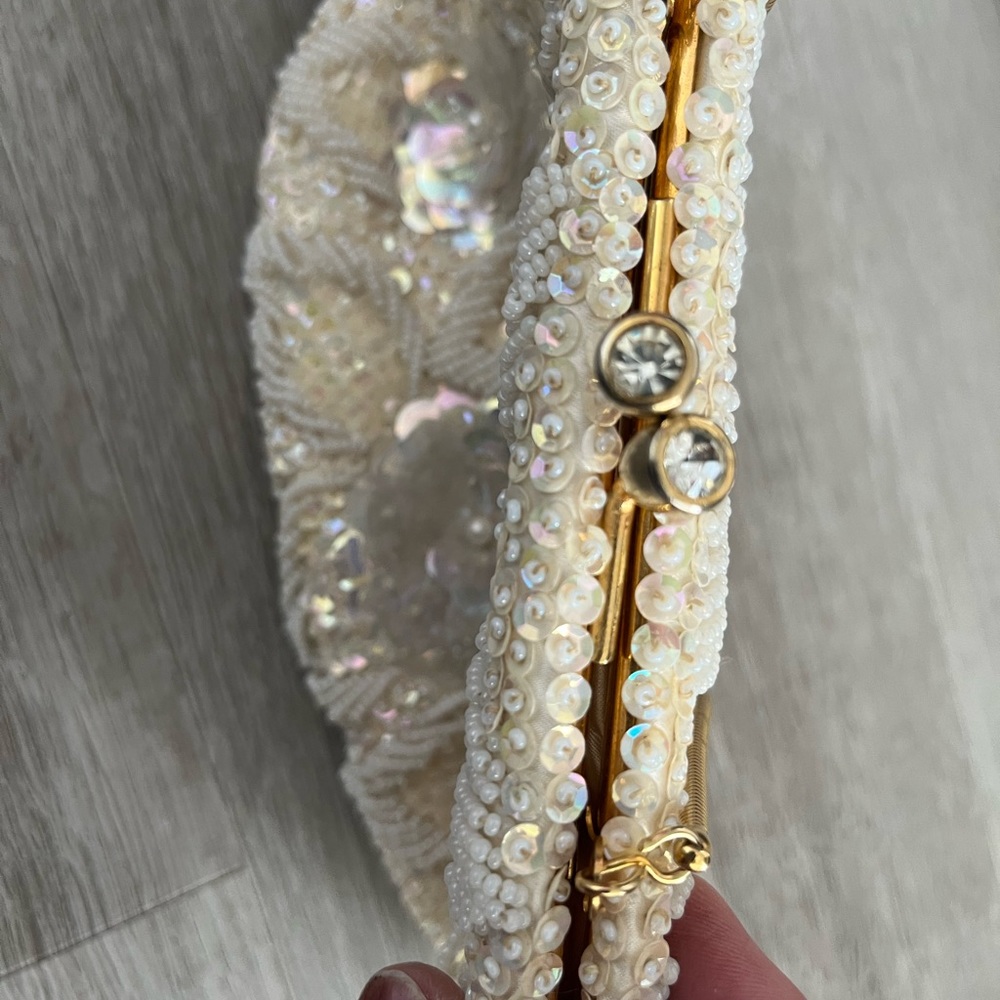 Purse - Picture 2 of 6